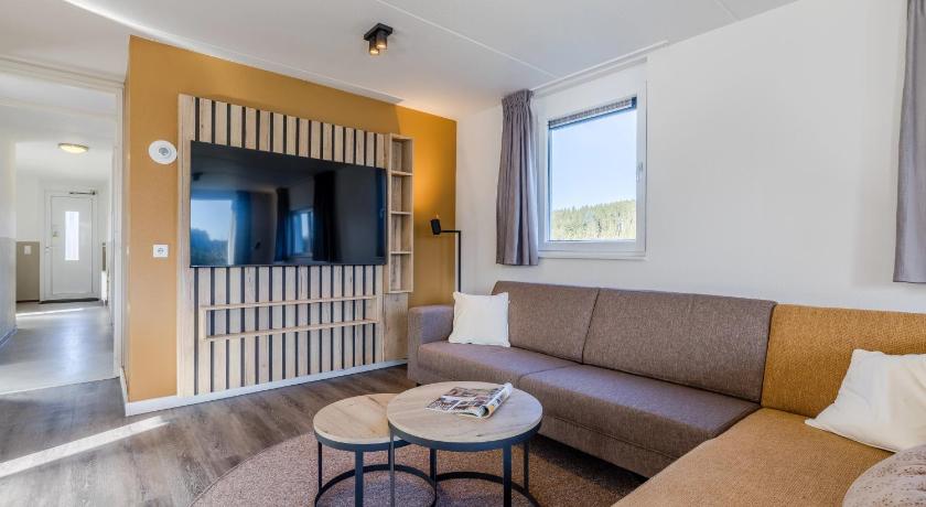 Image of Eight-Bedroom Chalet 16