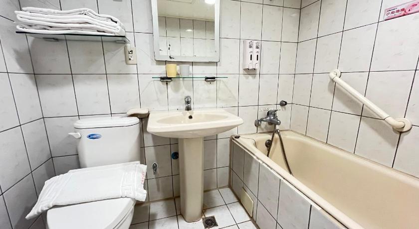 Sin Fu Business Hotel - image 19