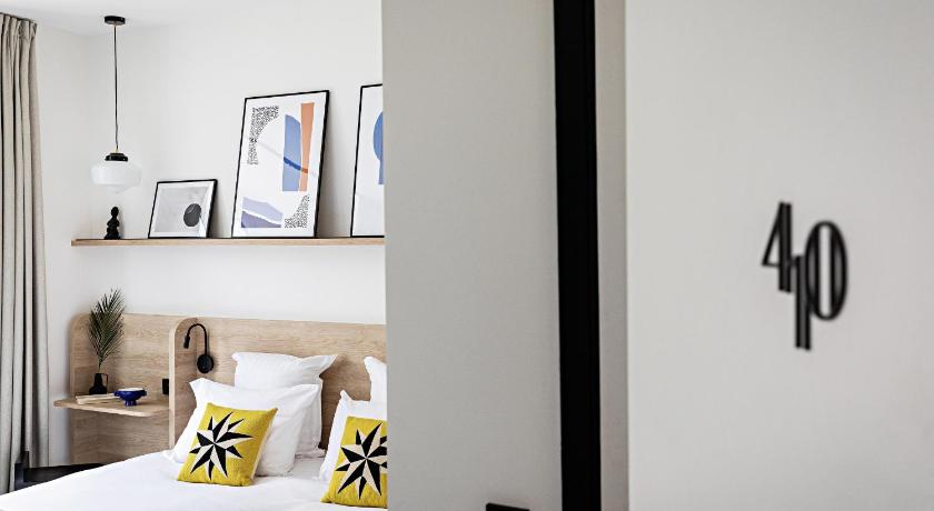 Image of 1 Queen 1 Double, Nonsmoking, Family Room 4
