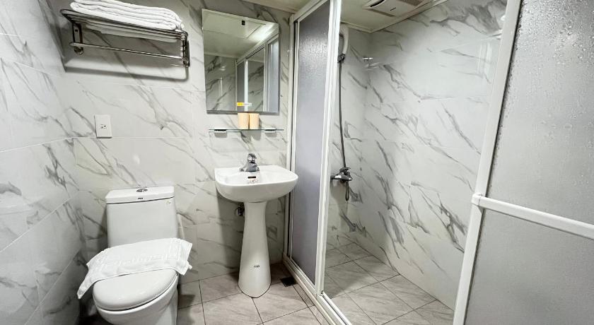 Sin Fu Business Hotel - image 9