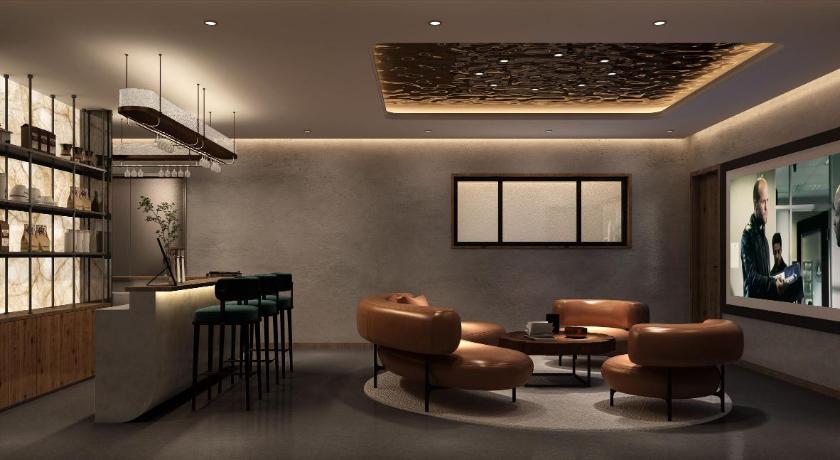 渭南 Huashan Sanwanduo hotel 华山三万多酒店 ホテル プール