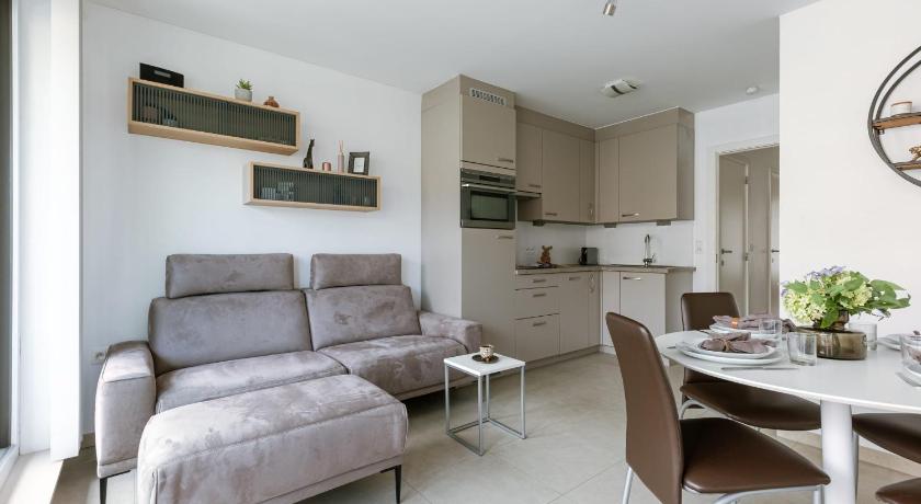 Casiola - Spacious & light apartment with double terrace