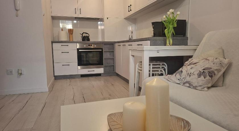 Apartament przy Pileckiego z duzym balkonem