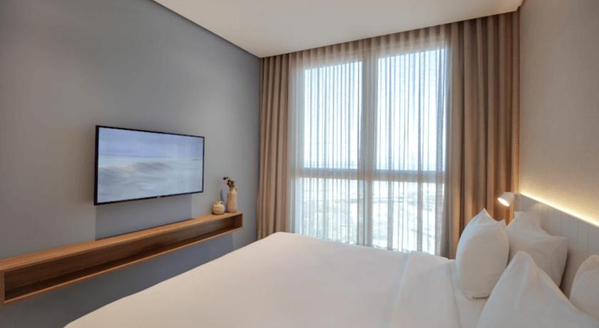 Image of Premium Double - 1 Queen Bed 5