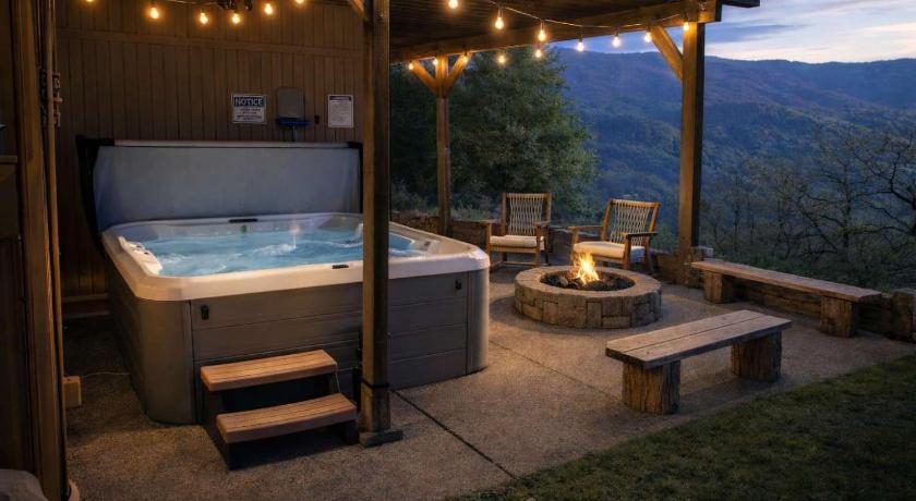 Yosemite Lodge 5BR Villa Hot Tub Game Room EV