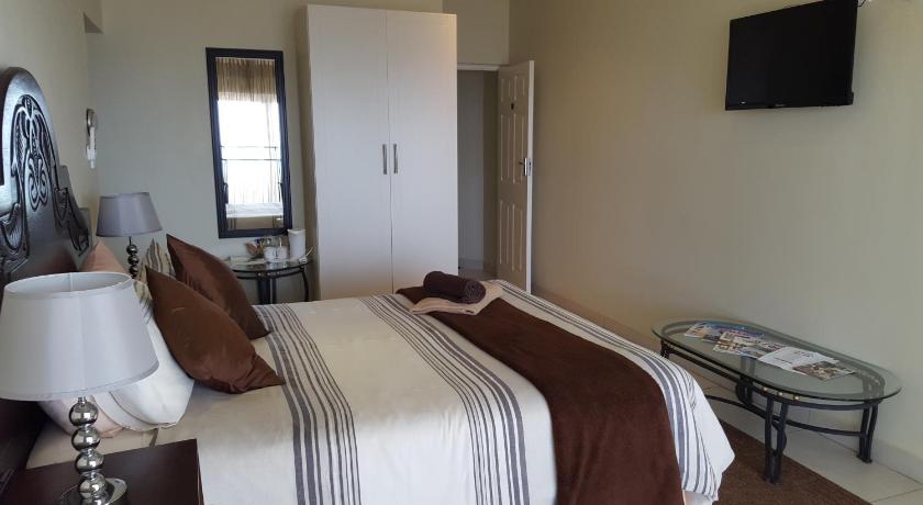 Image of Double Room with Sea View 8