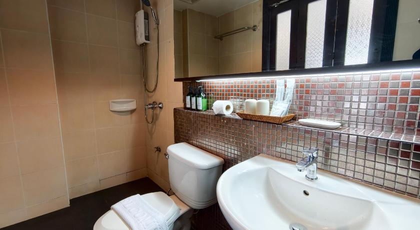 Image of Standard Double with Pool View 2
