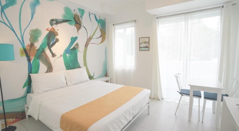 Image of Deluxe Queen 3