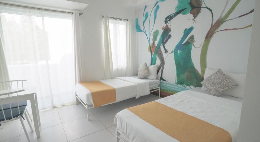 Image of Deluxe Twin 4