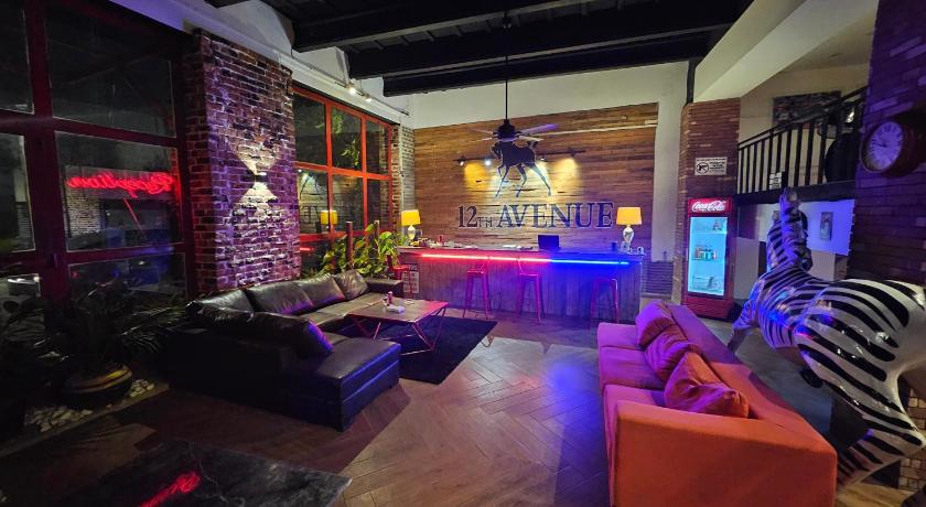 12th  Avenue – Lahore, WI