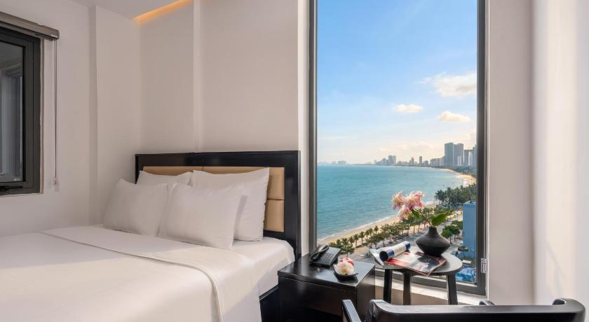 Image of Deluxe Double or Twin Room with City View 5