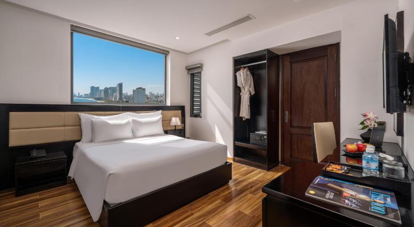 Image of Deluxe Double or Twin Room with City View 3