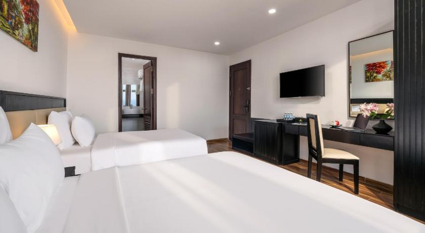 Image of Deluxe Double or Twin Room with City View 10