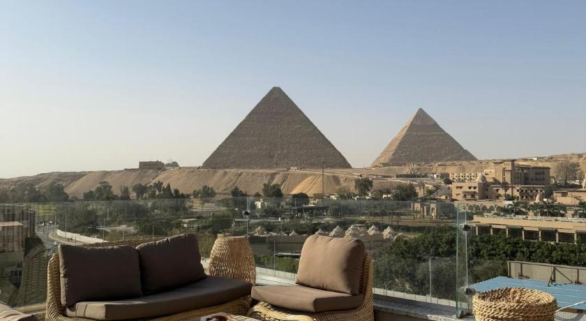 Dream Inn Pyramids View