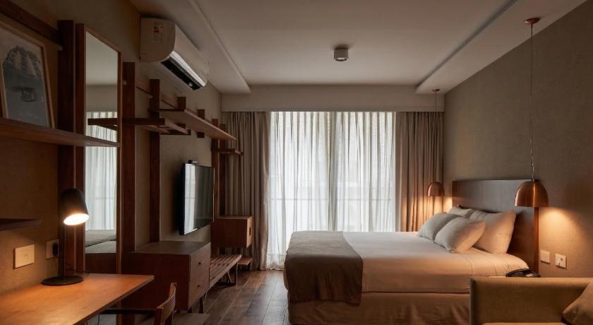 Image of Deluxe King Suite 3