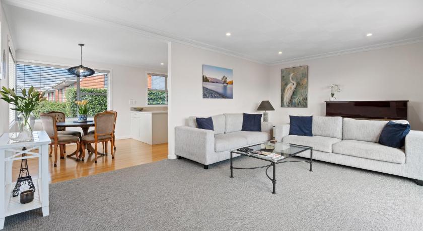 Image of Apartment with Mountain View (253 Highgate) 6