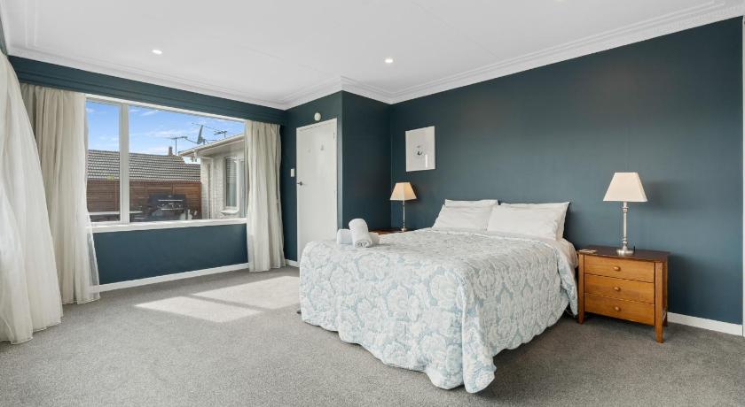 Image of Apartment with Mountain View (253 Highgate) 11