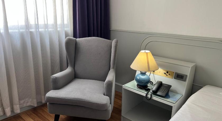 Image of Deluxe Room 8