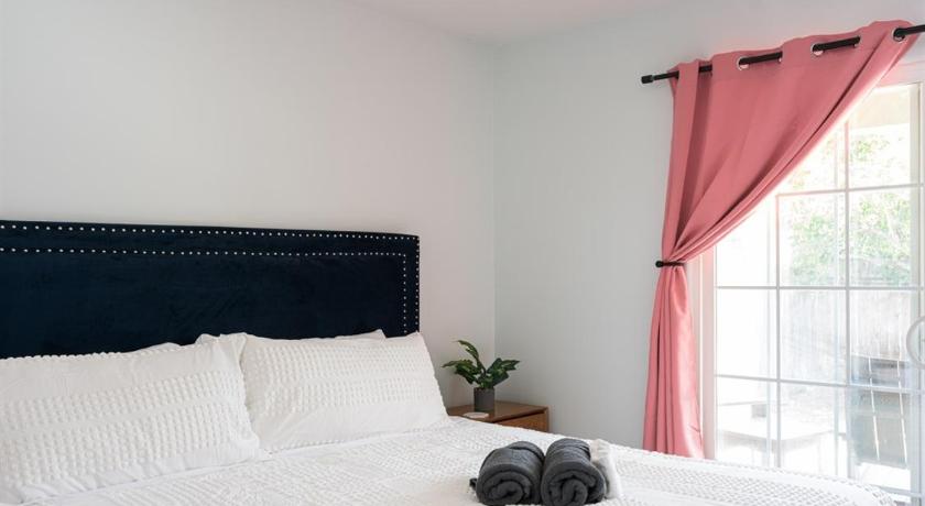 풀러턴 (CA) 4BR Disney Retreat Private Yard Kings Beds Pets OK 4성급 숙소 스위트룸