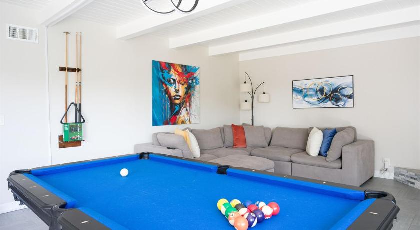 Heated Patio Private Pool Pool Table 4BR