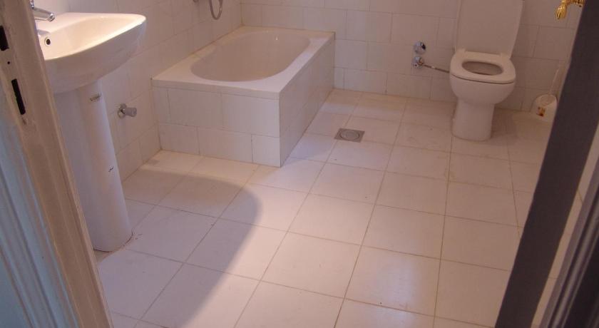 Image of Family Suite (2 bedrooms) 17