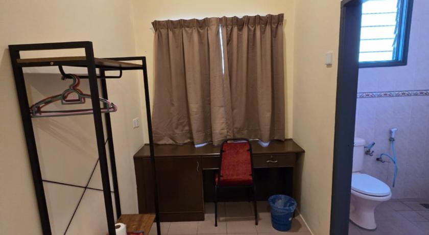 Image of Twin Room with Bathroom 6