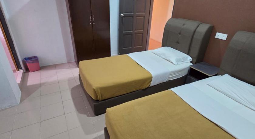 Image of Family Room with Bathroom 5