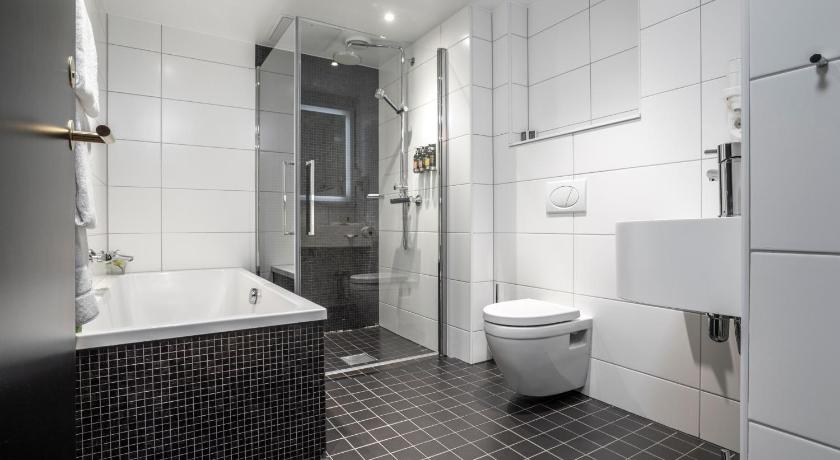 Image of Junior Suite 8