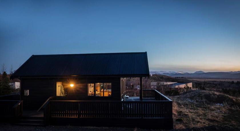 Cozy cabin near golden circle with panoramic views