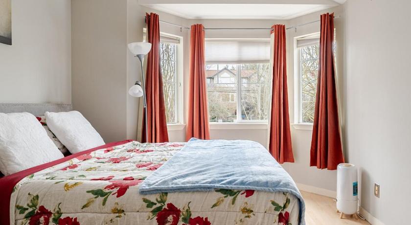 시애틀 (WA) Perfect 3 bedroom 3 and half bathrooms townhome in Greenwood with parking and Rooftop Deck 4성급 숙소 전망