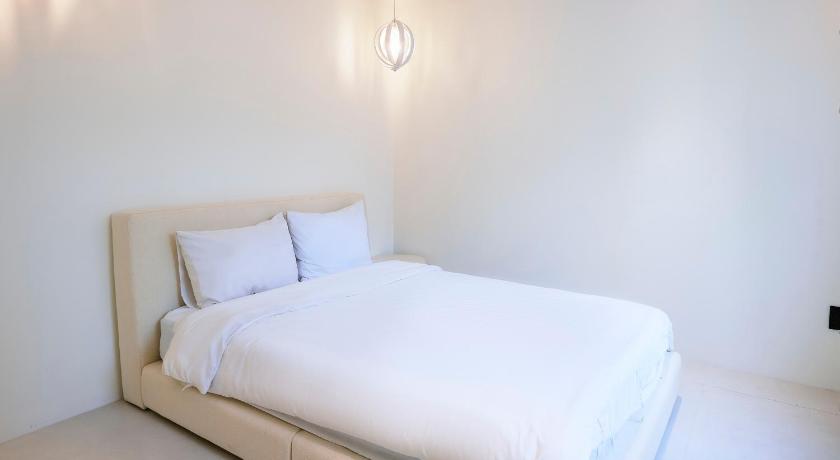 Image of Deluxe Suite with Sea View 0