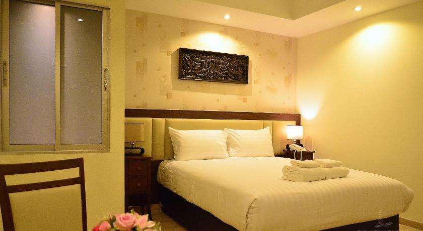 รูปของดีลักซ์ เตียงใหญ่หรือเตียงแฝด (Deluxe Double or Twin Room) 14