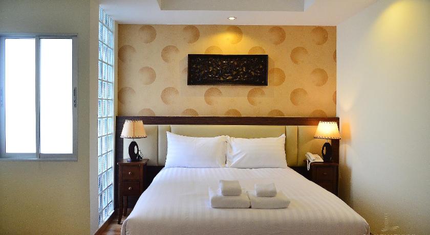 รูปของดีลักซ์ เตียงใหญ่หรือเตียงแฝด (Deluxe Double or Twin Room) 4