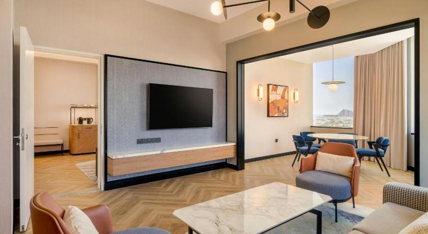 Image of Executive Family Suite 12