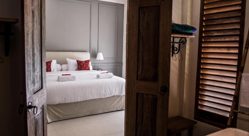 Image of Deluxe Double or Twin Room with Garden View 15