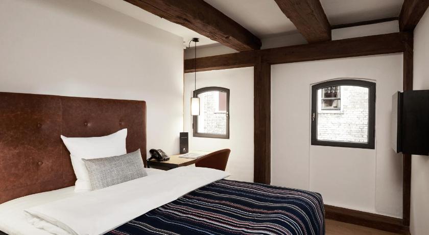 Image of Executive Single Room 1
