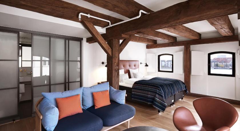 Image of Deluxe Suite 0