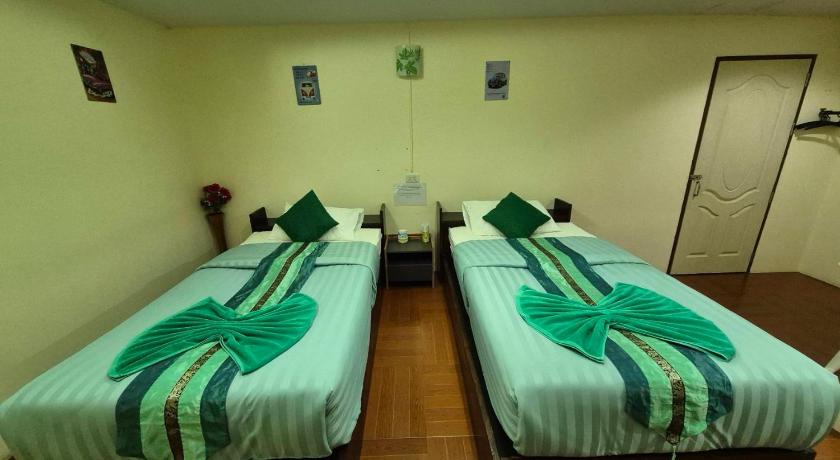 Image of Twin Room with Private Bathroom 0