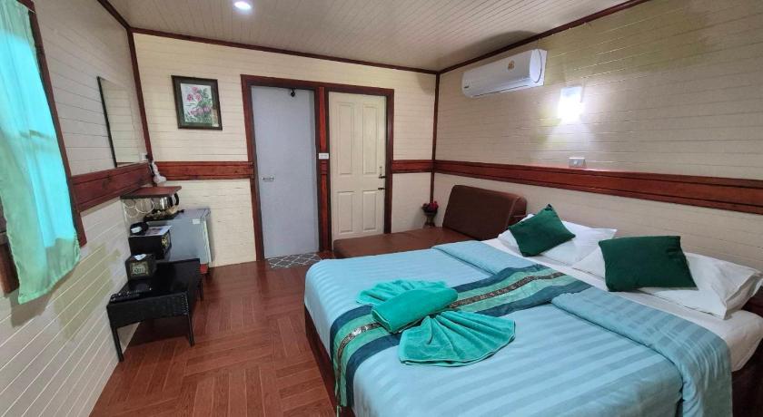 Image of Double Room with Park View 4