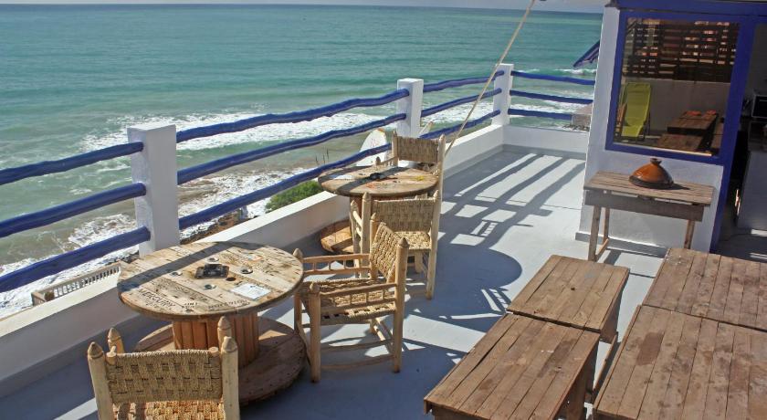 タガズート Oceana Surf Camp 3つ星 ホテル 外観