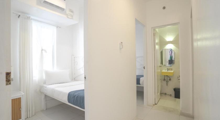 Image of Family Room 7