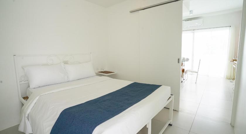 Image of Three-Bedroom Deluxe Apartment 4