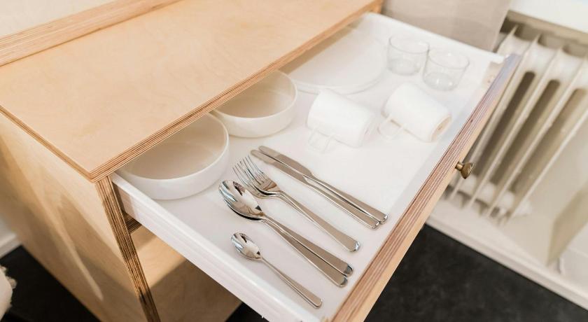 Image of Twin Room with Shared Bathroom 7