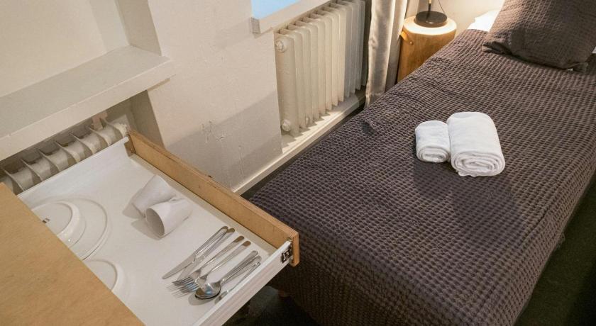 Image of Twin Room with Shared Bathroom 6
