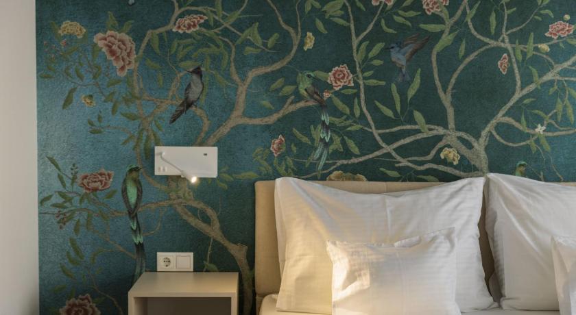 Image of Standard Queen Room 10
