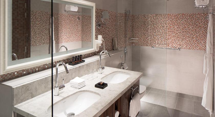 Image of Naumi Suite • Free Beach & Outlet Mall Shuttle • 10% Off Dining • Ideal Getaway! 2