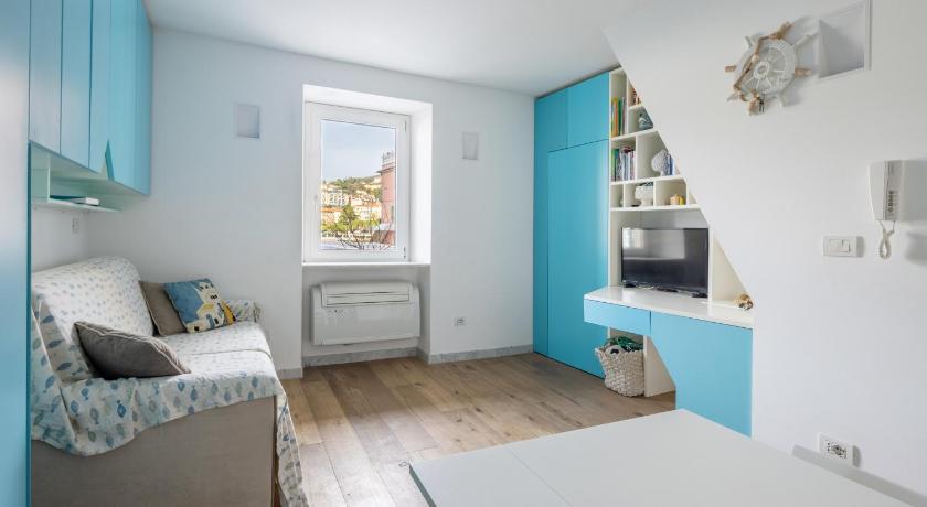 Cozy and cute studio flat with a sea view Lerici Monolocale vista mare