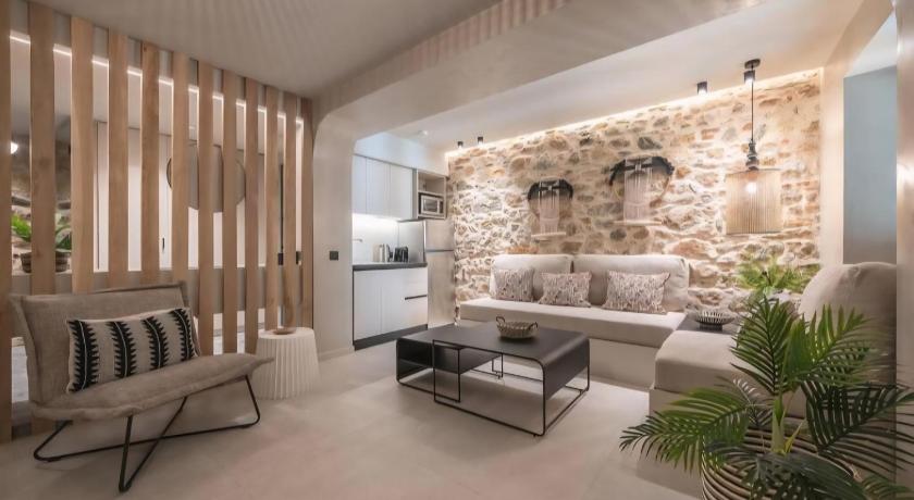 Apollonos 28 Luxury Suites