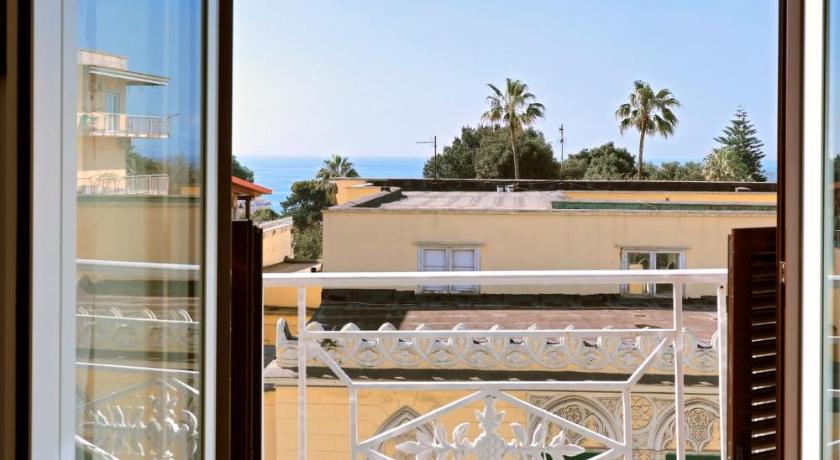 Ara Maris Apartment Sea View Next Station