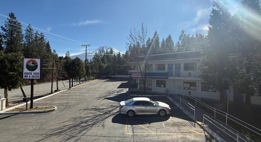 위드 (CA) Shasta Vista Inn & Suites 숙소 전망